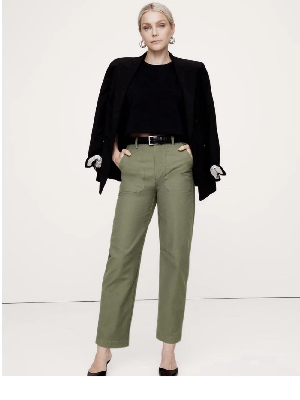 Banana Republic High-Rise Slim Barrel Utility Cropped Chino size 6